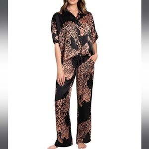 🐅 Midnight Bakery Short Sleeve Notch Collar Satin Leopard Pajama Set Sz XL
